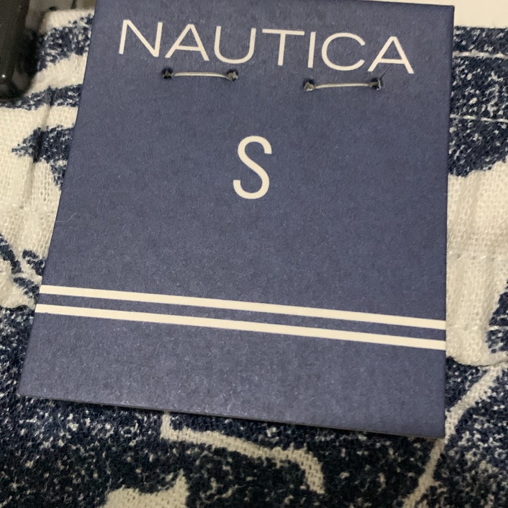 Nautica Blue and White Leaf Print Women’s Shorts NWT - Picture 4 of 8